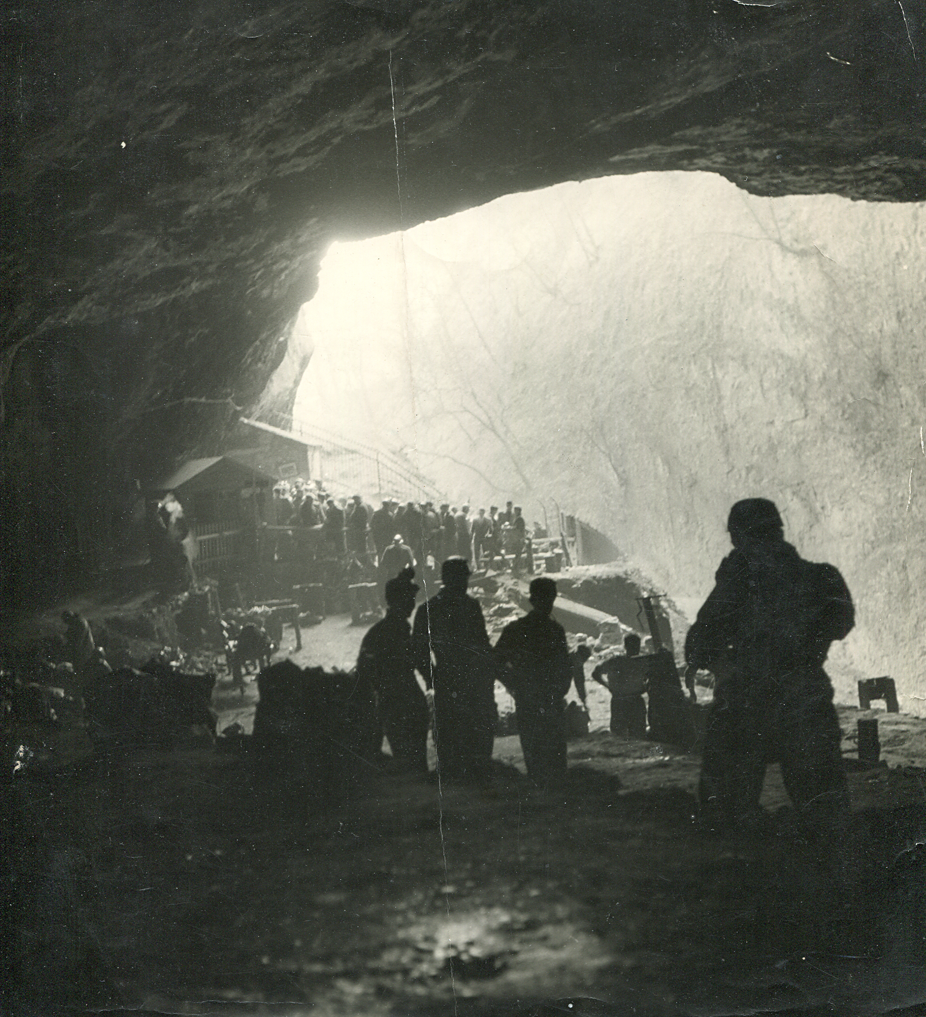 Peak Cavern Vestibule Neil Moss Tragedy